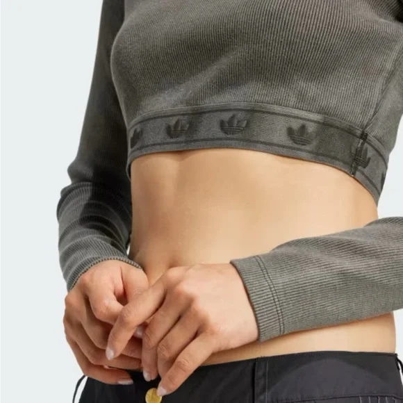 Adidas Grey ribbed Long Sleeve Crop tshirt - Picture 5 of 9